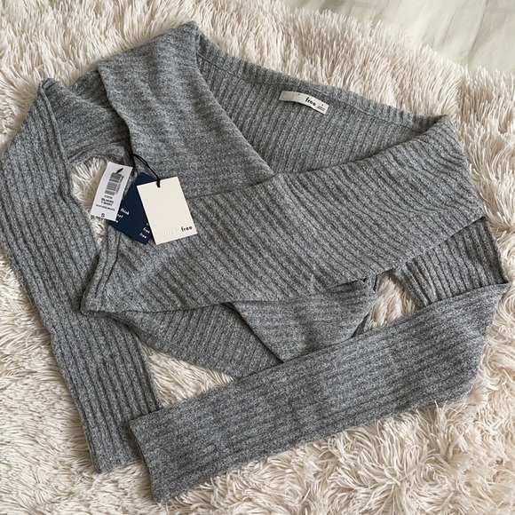 ARITZIA - Grey Ribbed Off The Shoulder Long Sleeve Top - Picture 7 of 9